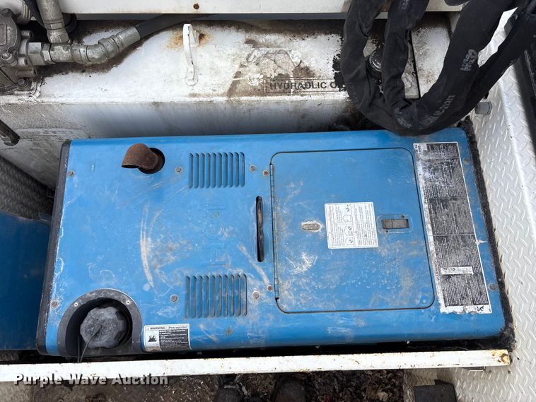 image for item FG1540 2018 Kenworth T370 utility / service truck