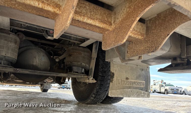 image for item FG1540 2018 Kenworth T370 utility / service truck