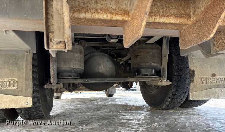 image for item FG1540 2018 Kenworth T370 utility / service truck