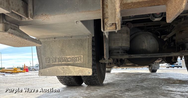 image for item FG1540 2018 Kenworth T370 utility / service truck