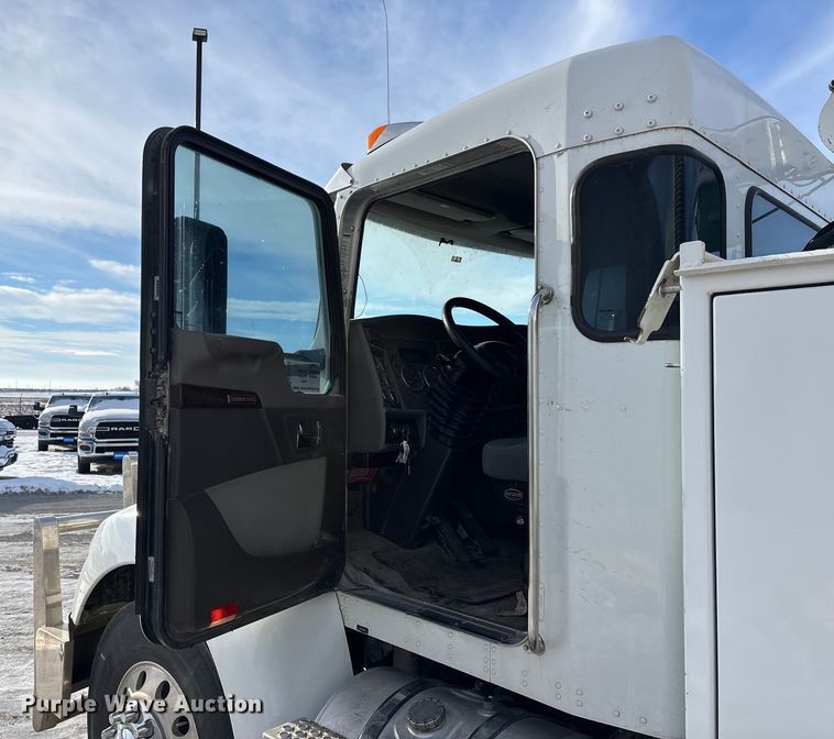 image for item FG1540 2018 Kenworth T370 utility / service truck