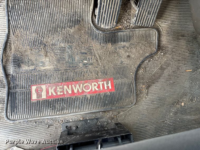 image for item FG1540 2018 Kenworth T370 utility / service truck