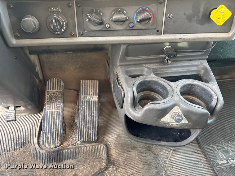 image for item FG1540 2018 Kenworth T370 utility / service truck