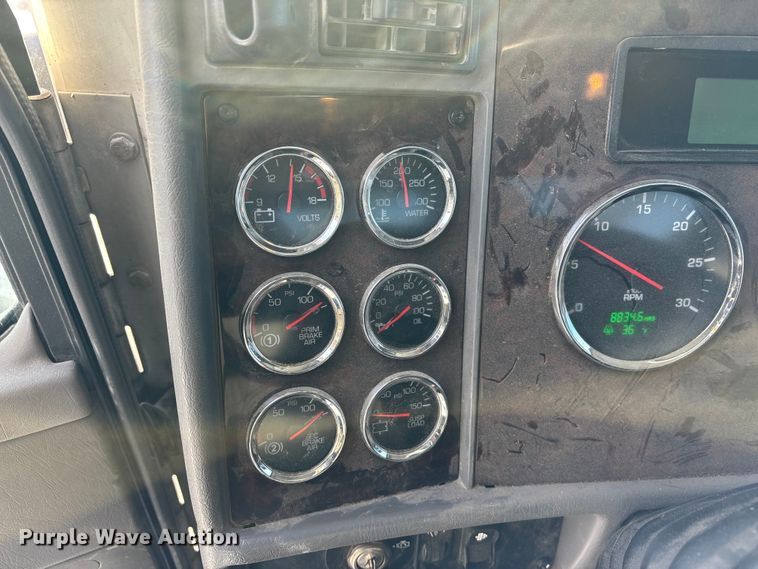 image for item FG1540 2018 Kenworth T370 utility / service truck