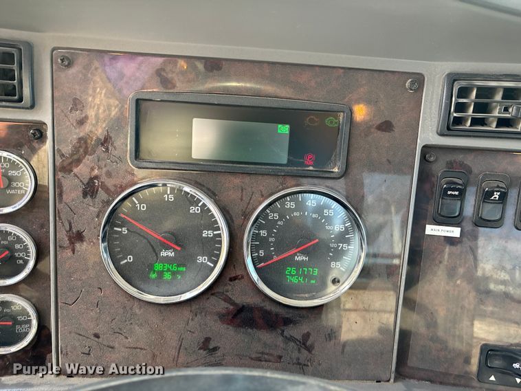 image for item FG1540 2018 Kenworth T370 utility / service truck