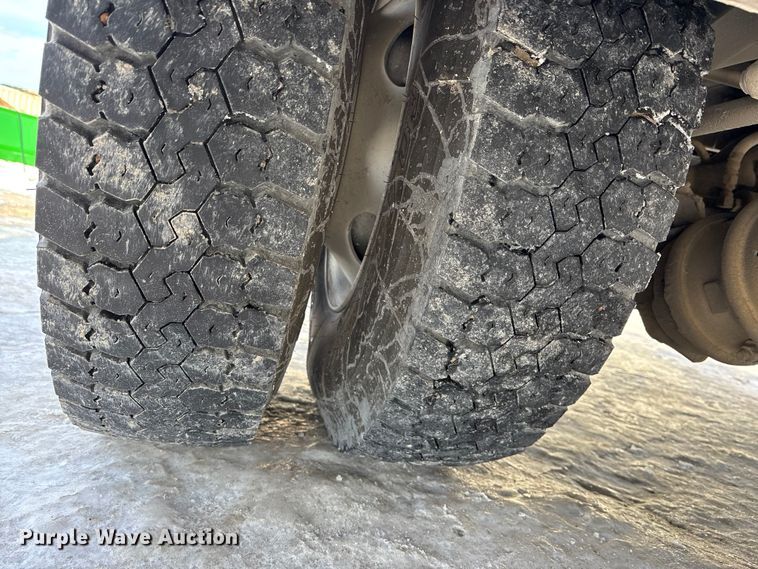 image for item FG1540 2018 Kenworth T370 utility / service truck