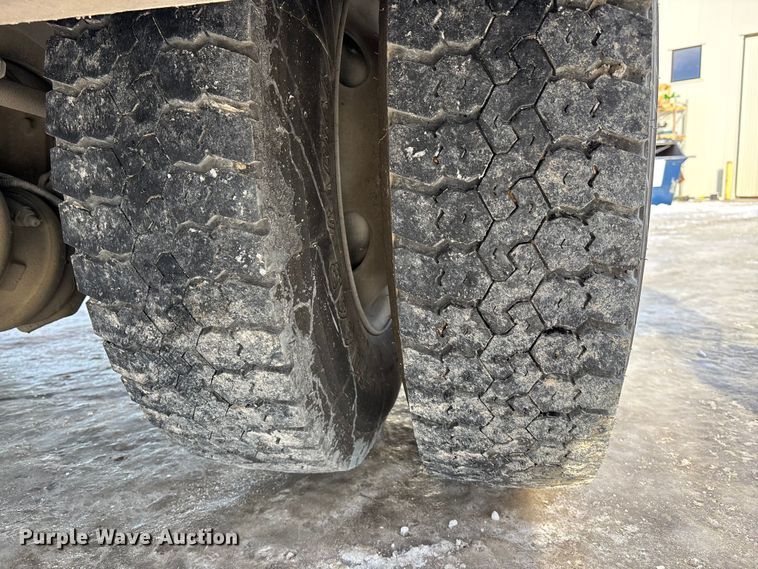 image for item FG1540 2018 Kenworth T370 utility / service truck