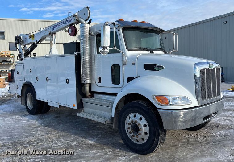 image for item FG1541 2019 Peterbilt 337 utility / service truck