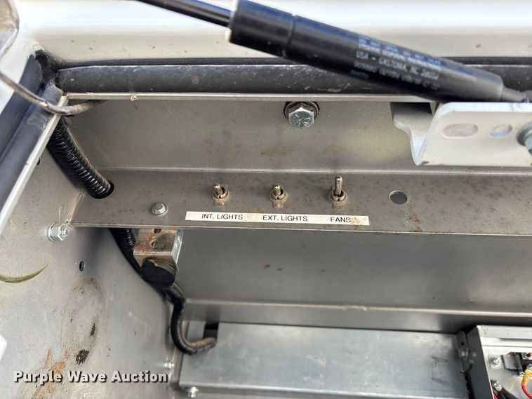 image for item FG1541 2019 Peterbilt 337 utility / service truck