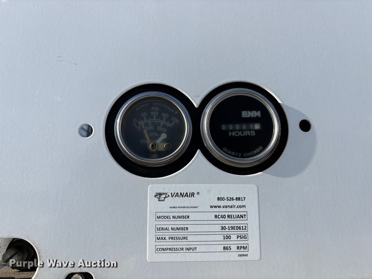 image for item FG1541 2019 Peterbilt 337 utility / service truck