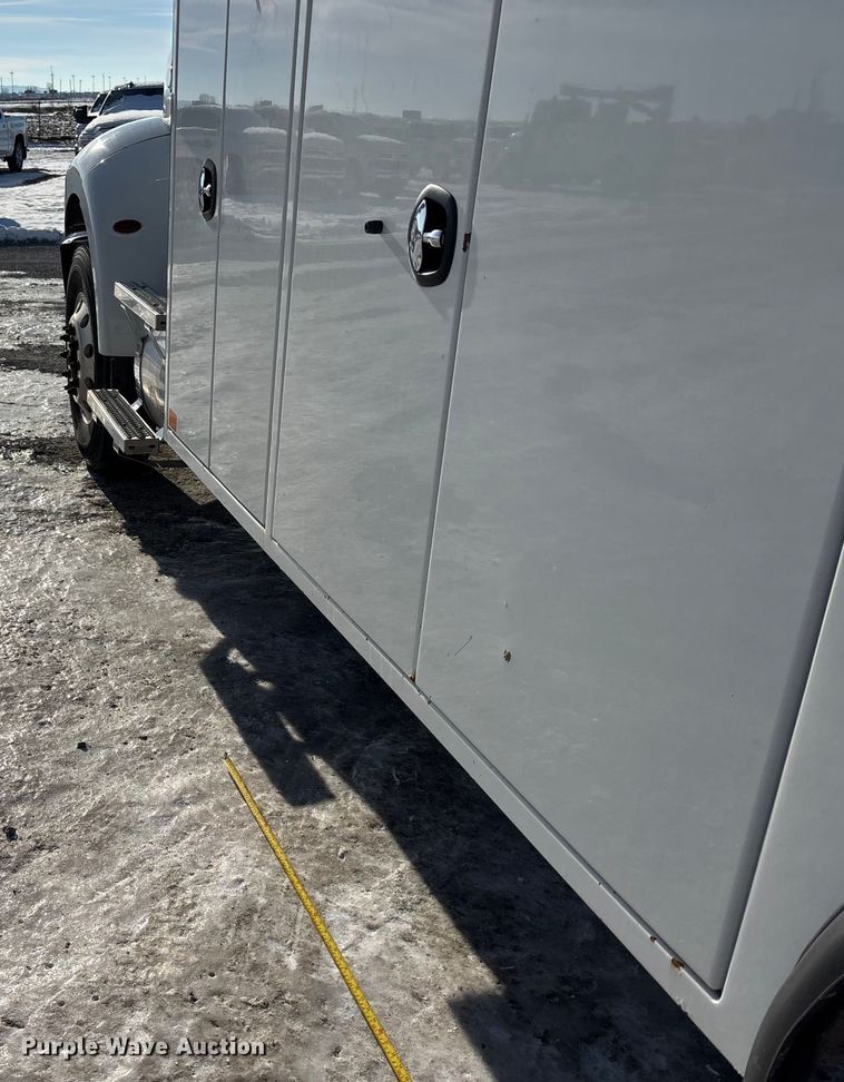 image for item FG1541 2019 Peterbilt 337 utility / service truck