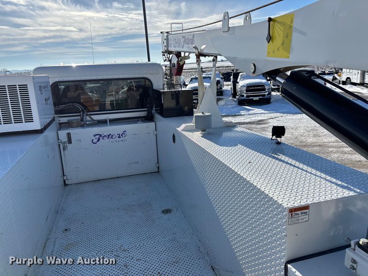 image for item FG1541 2019 Peterbilt 337 utility / service truck