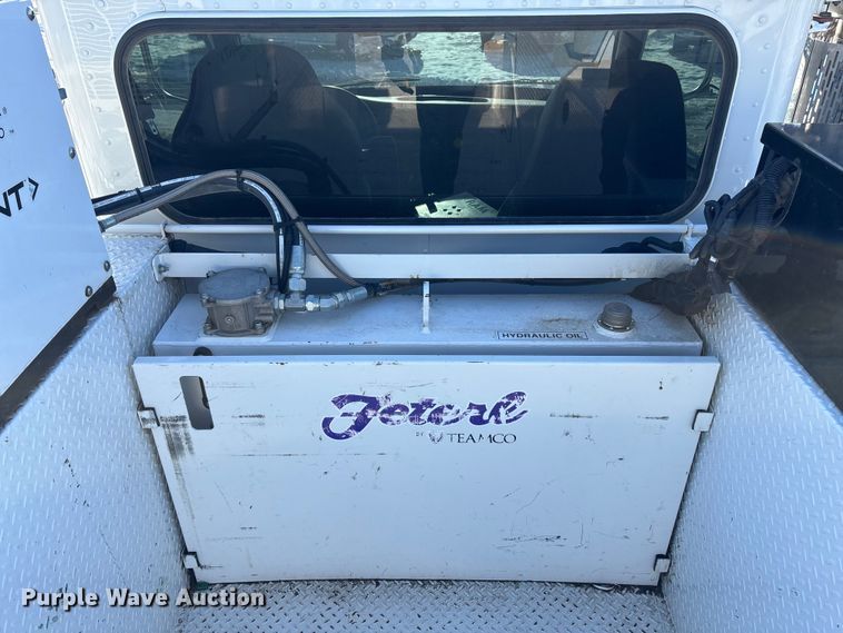 image for item FG1541 2019 Peterbilt 337 utility / service truck