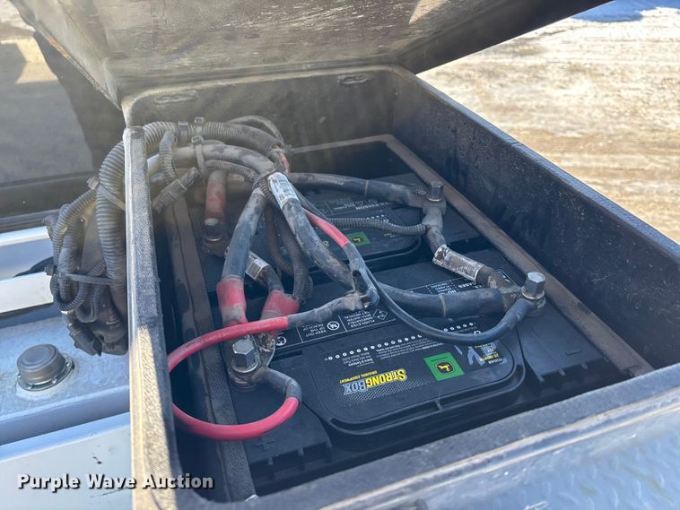 image for item FG1541 2019 Peterbilt 337 utility / service truck