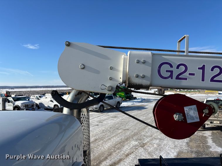 image for item FG1541 2019 Peterbilt 337 utility / service truck