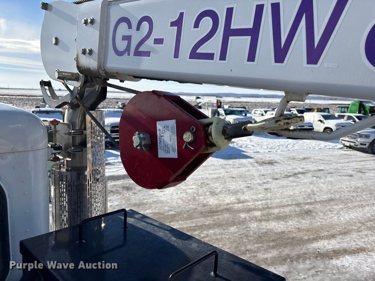 image for item FG1541 2019 Peterbilt 337 utility / service truck