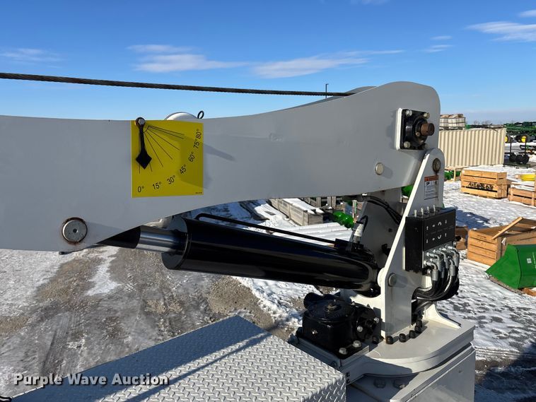 image for item FG1541 2019 Peterbilt 337 utility / service truck