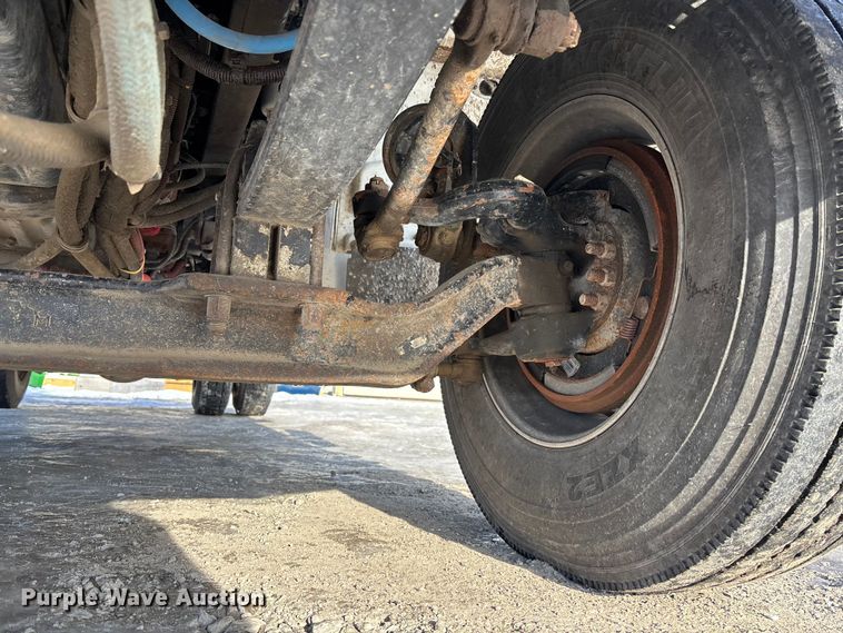 image for item FG1541 2019 Peterbilt 337 utility / service truck