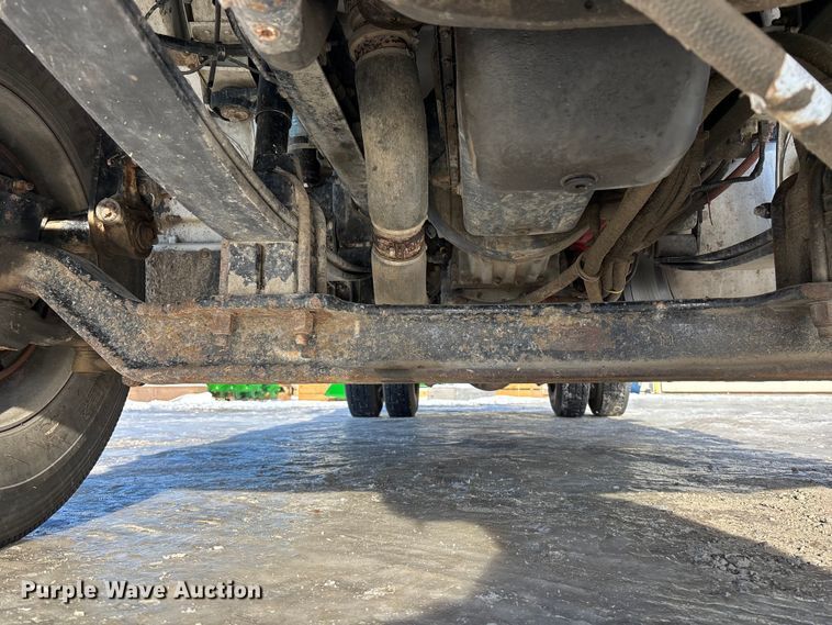 image for item FG1541 2019 Peterbilt 337 utility / service truck