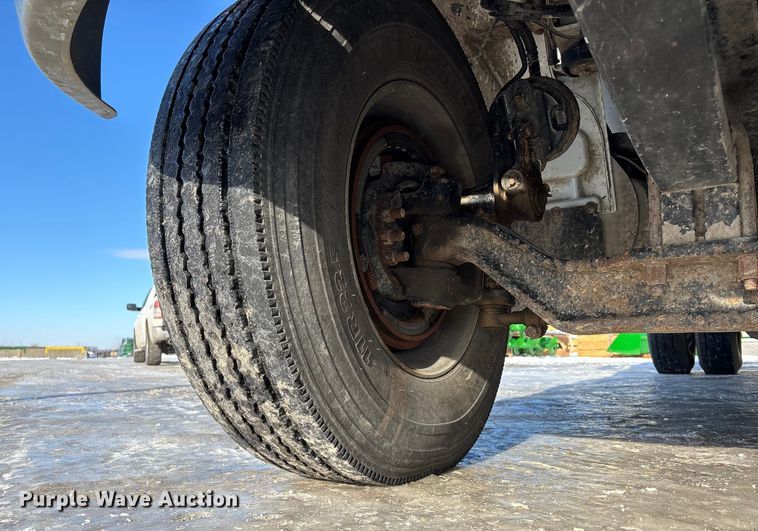 image for item FG1541 2019 Peterbilt 337 utility / service truck