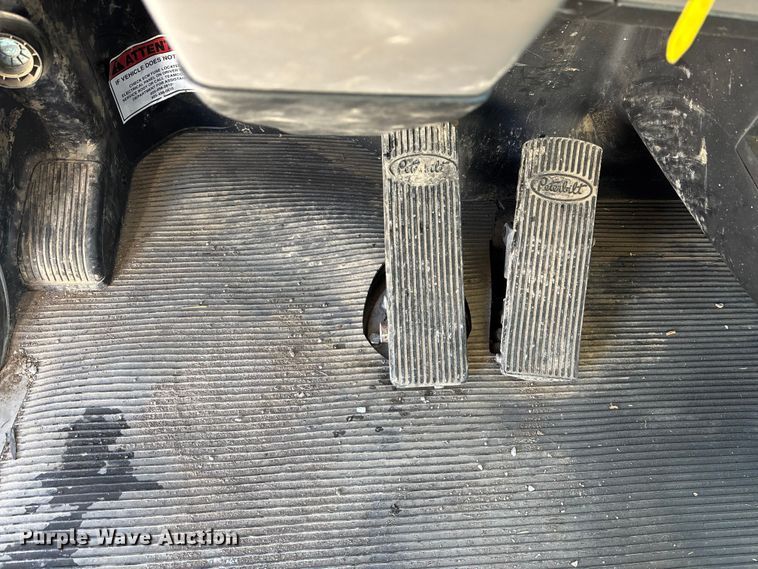 image for item FG1541 2019 Peterbilt 337 utility / service truck