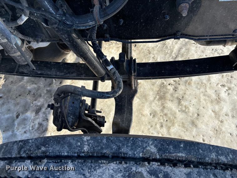 image for item FG1541 2019 Peterbilt 337 utility / service truck