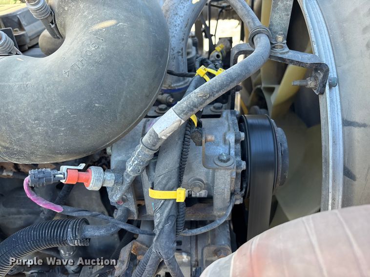 image for item FG1541 2019 Peterbilt 337 utility / service truck