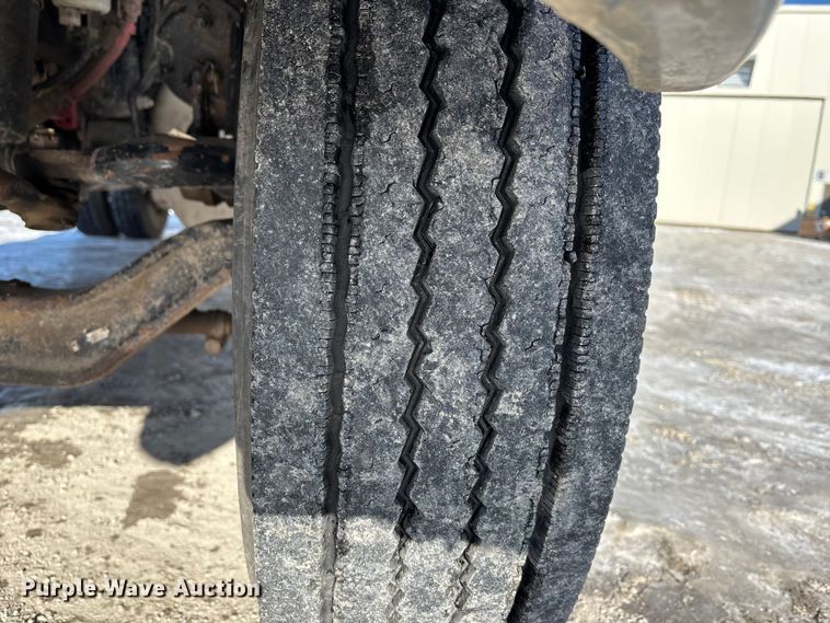 image for item FG1541 2019 Peterbilt 337 utility / service truck