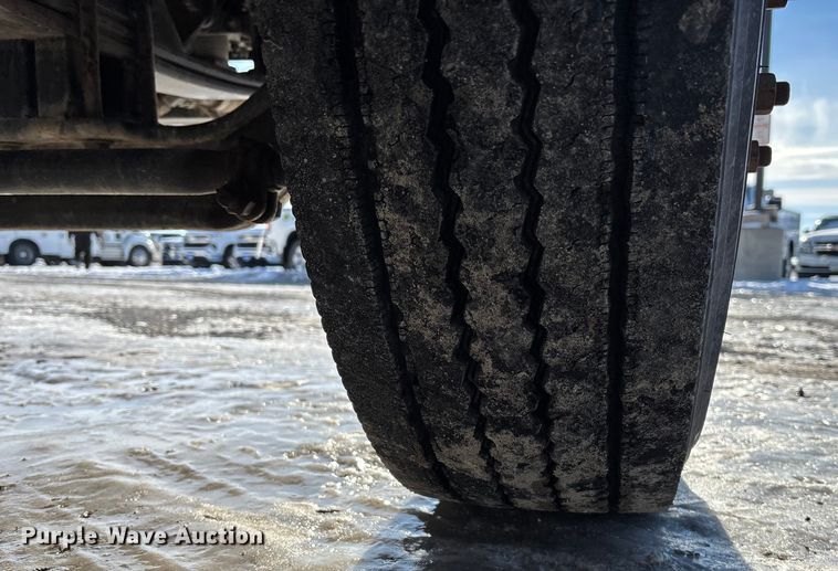 image for item FG1541 2019 Peterbilt 337 utility / service truck