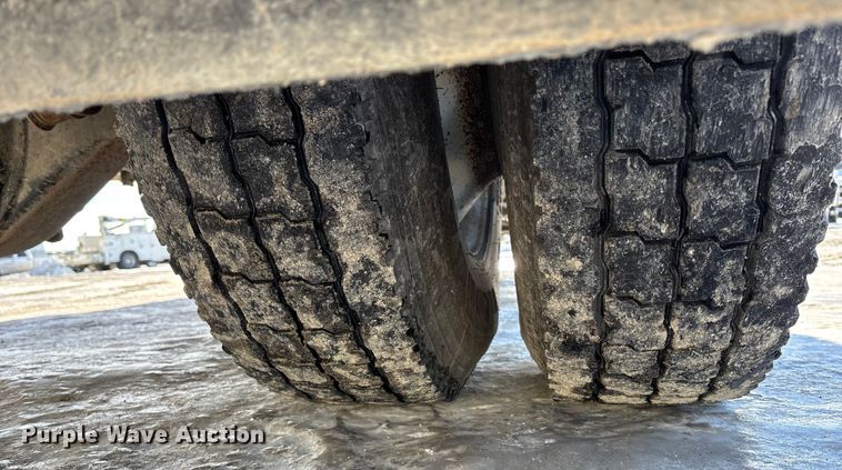 image for item FG1541 2019 Peterbilt 337 utility / service truck