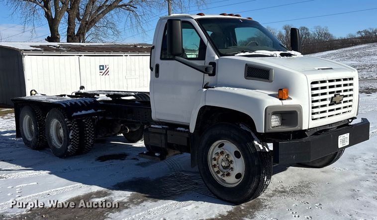 image for item FG1542 2006 Chevrolet C8500 truck cab and chassis