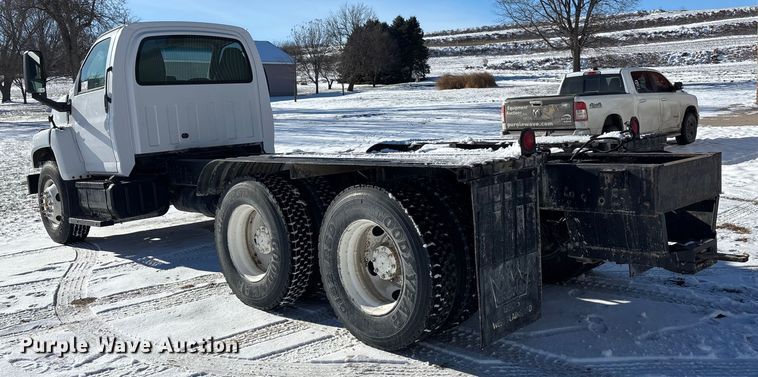 image for item FG1542 2006 Chevrolet C8500 truck cab and chassis