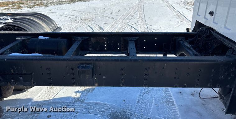 image for item FG1542 2006 Chevrolet C8500 truck cab and chassis