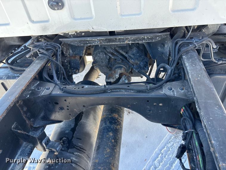 image for item FG1542 2006 Chevrolet C8500 truck cab and chassis