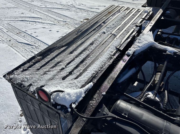 image for item FG1542 2006 Chevrolet C8500 truck cab and chassis