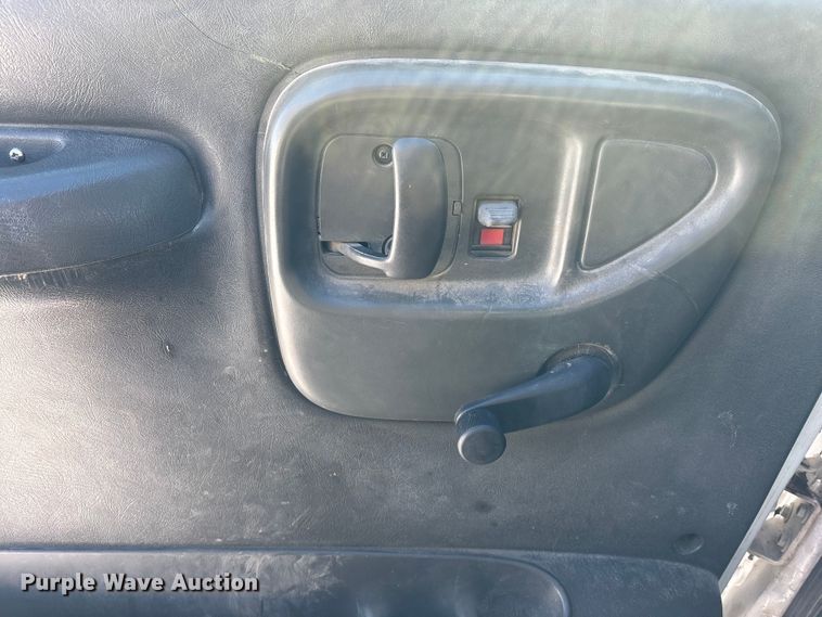 image for item FG1542 2006 Chevrolet C8500 truck cab and chassis