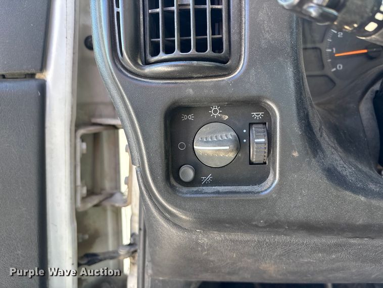 image for item FG1542 2006 Chevrolet C8500 truck cab and chassis