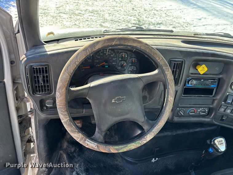 image for item FG1542 2006 Chevrolet C8500 truck cab and chassis