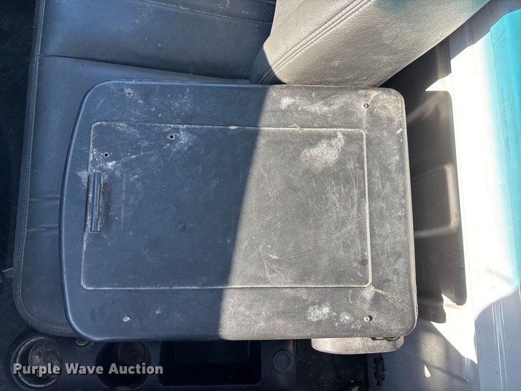 image for item FG1542 2006 Chevrolet C8500 truck cab and chassis