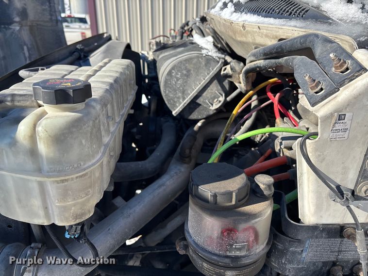 image for item FG1542 2006 Chevrolet C8500 truck cab and chassis