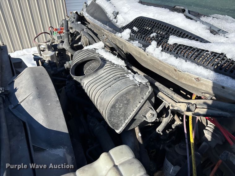 image for item FG1542 2006 Chevrolet C8500 truck cab and chassis