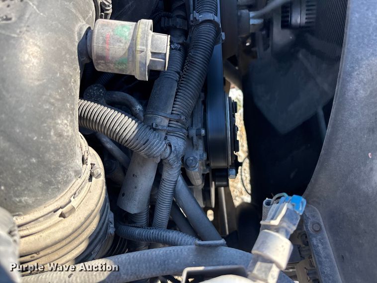 image for item FG1542 2006 Chevrolet C8500 truck cab and chassis