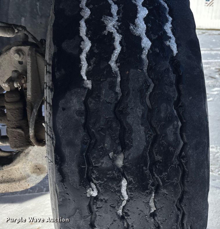 image for item FG1542 2006 Chevrolet C8500 truck cab and chassis