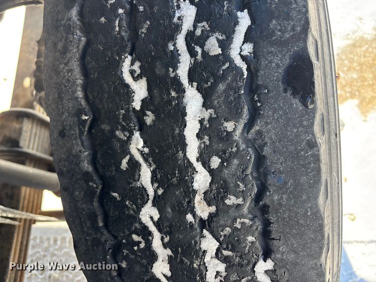 image for item FG1542 2006 Chevrolet C8500 truck cab and chassis