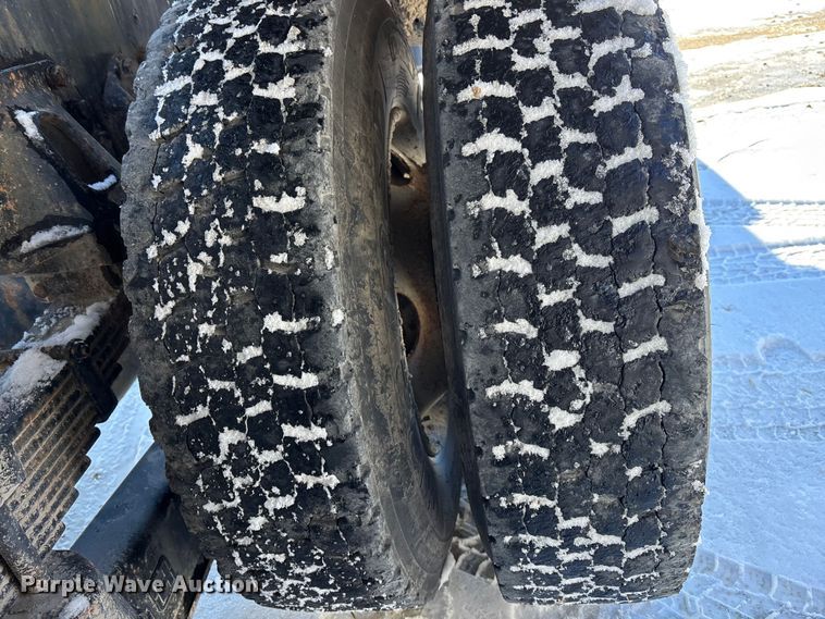 image for item FG1542 2006 Chevrolet C8500 truck cab and chassis