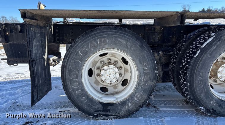 image for item FG1542 2006 Chevrolet C8500 truck cab and chassis