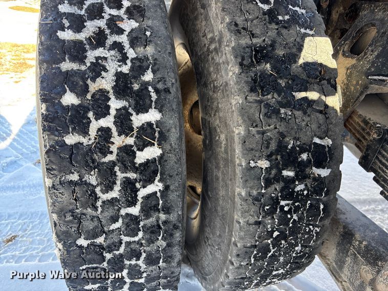 image for item FG1542 2006 Chevrolet C8500 truck cab and chassis