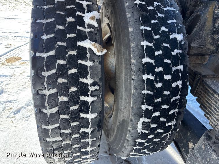 image for item FG1542 2006 Chevrolet C8500 truck cab and chassis