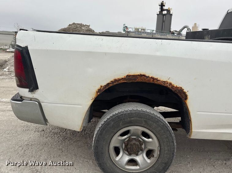 image for item FG1550 2011 Dodge Ram 2500 Crew Cab pickup truck