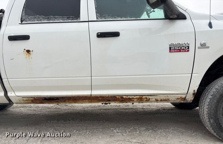 image for item FG1550 2011 Dodge Ram 2500 Crew Cab pickup truck